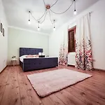 Home Central Apartment Apartment *